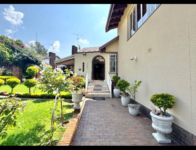 4 BEDROOM HOUSE FOR SALE IN WINCHESTER HILLS